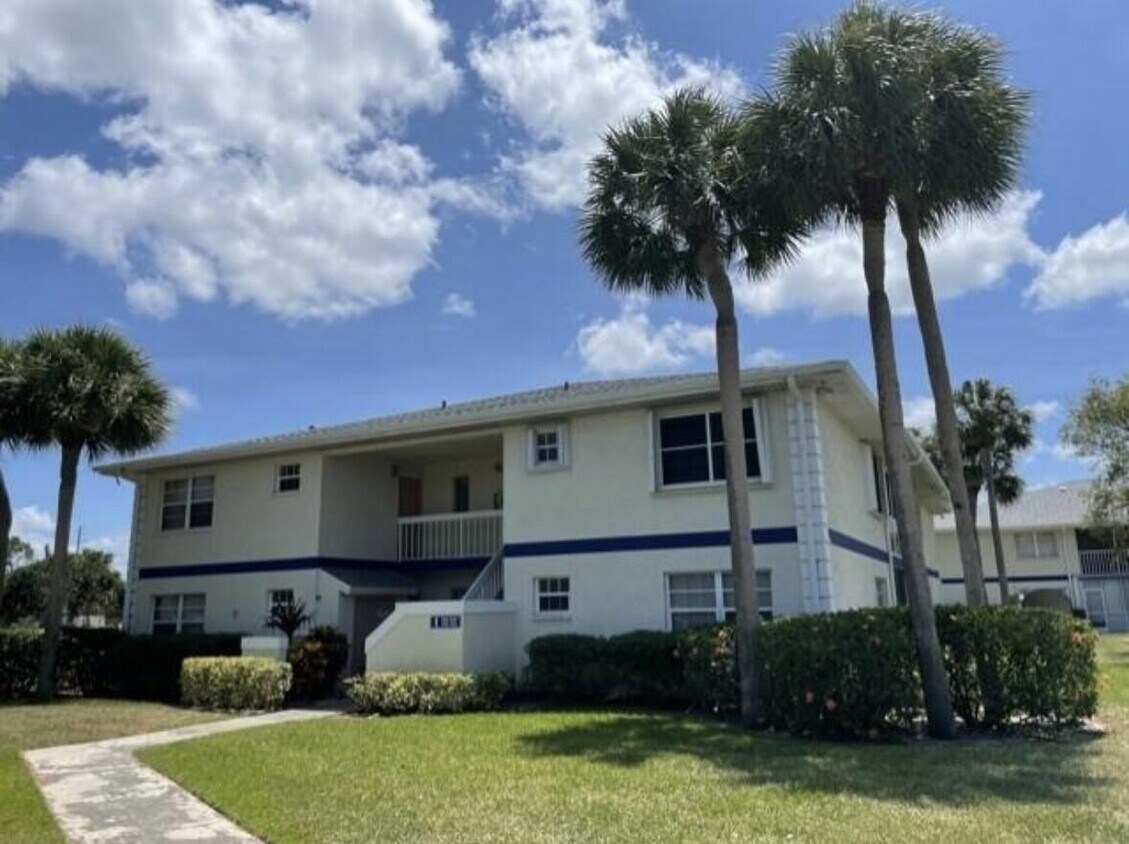 Foto principal - 1514 SE Royal Green Cir