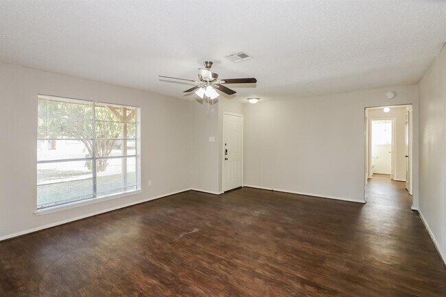 Building Photo - 5139 Wickview Ln