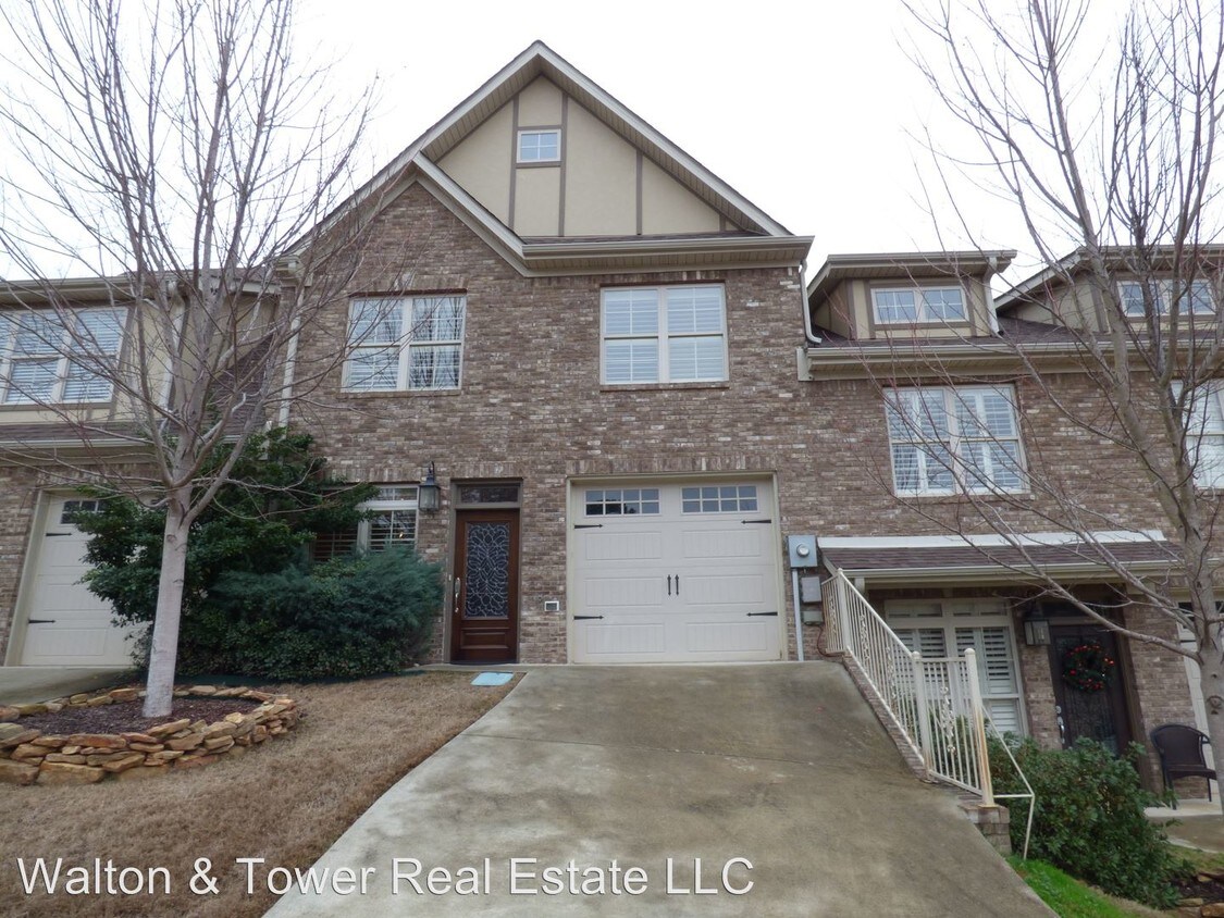 Foto principal - 3 br, 2.5 bath House - 457 Sunbelt Dr.