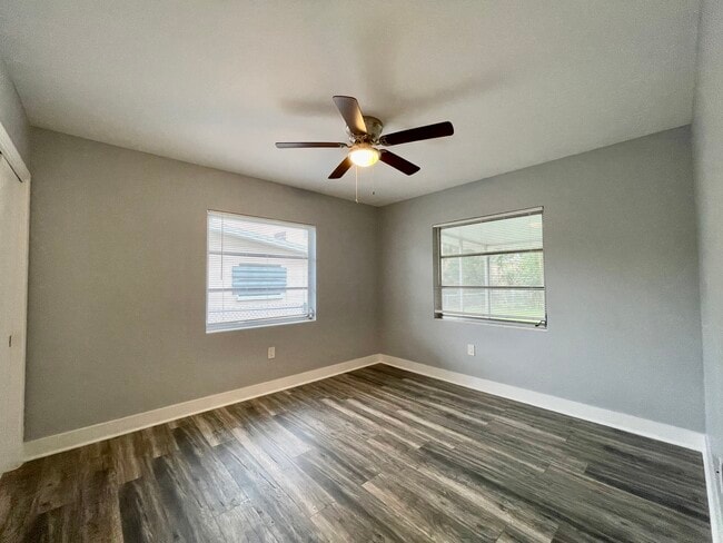 Building Photo - 2192 Belmar Dr