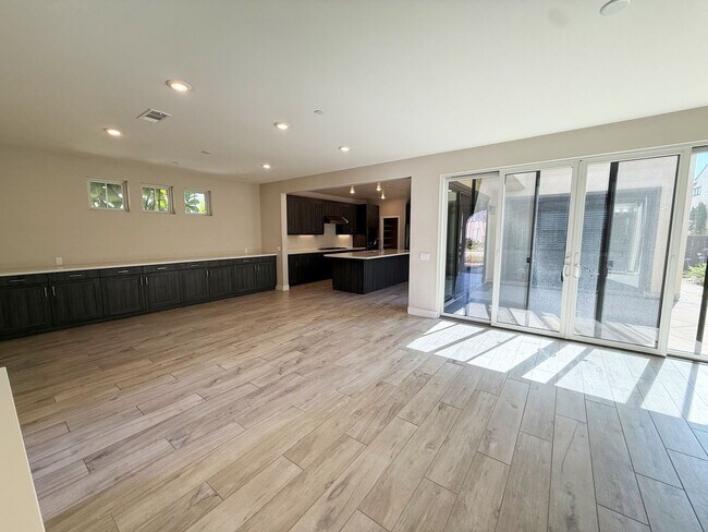 Building Photo - 6705 Aliso Valley Way