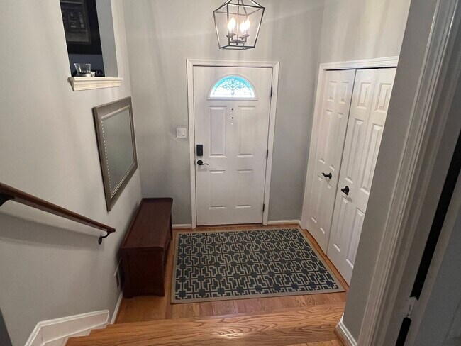 Foto del edificio - 3688 Yorktown Village Pass