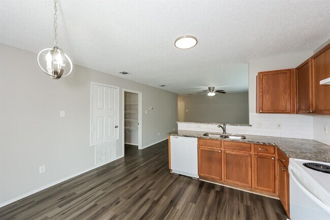 Building Photo - 1118 Single Tree Dr