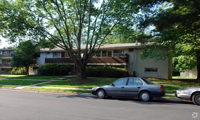 Foto del edificio - Fairfax Gardens Apartments