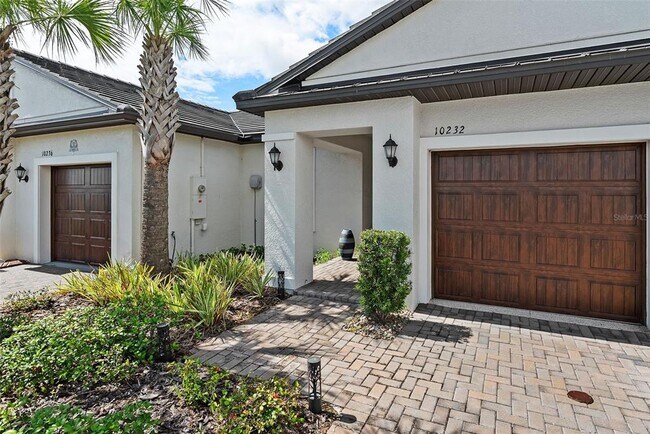 Building Photo - 10232 Echo Dock Loop