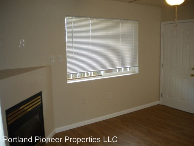 Building Photo - 6719 SE 82nd Ave