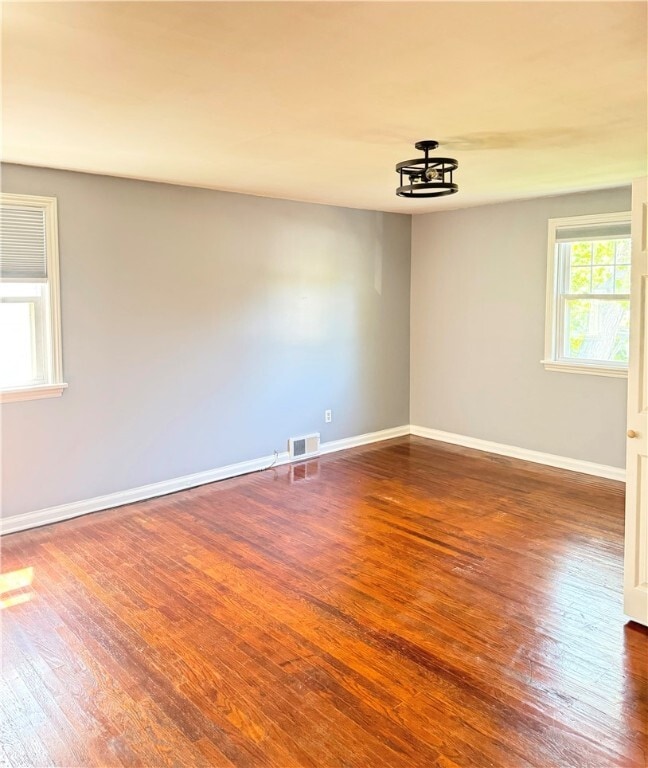 Building Photo - 231 E Spruce St