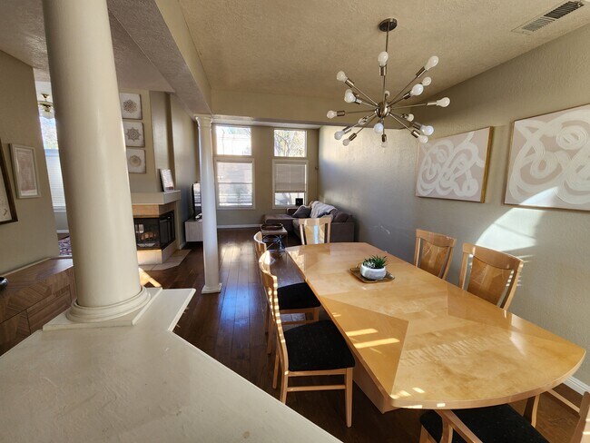 Building Photo - 6216 Academy Ridge Dr NE