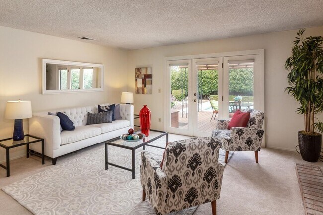 Building Photo - 4901 Kenlar Dr