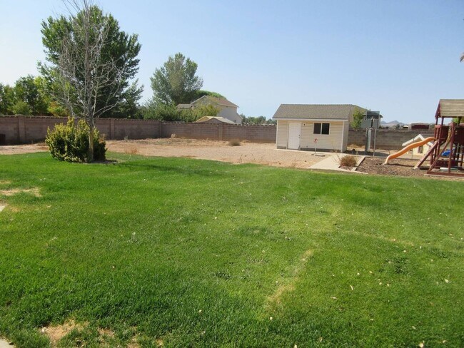 Foto del edificio - 5 bedroom - 4 bath - Single Family Home in...