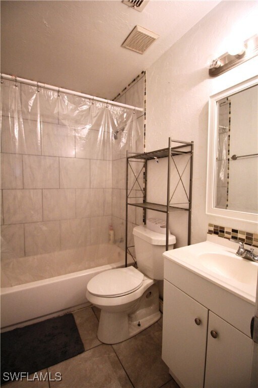 Foto del edificio - 6129 Lakefront Dr