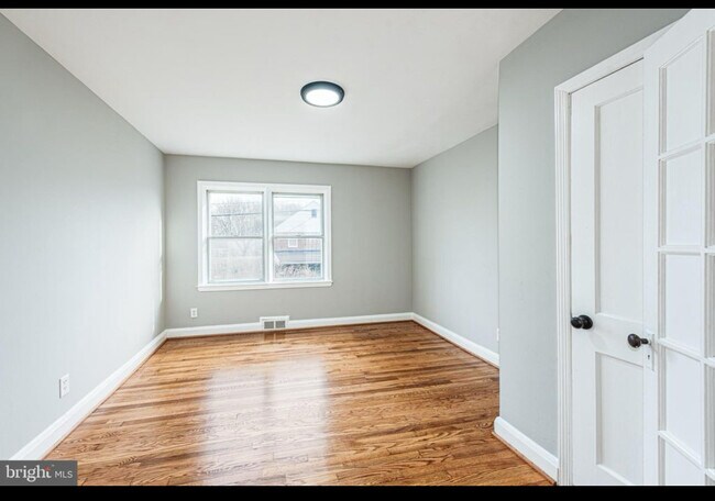 Foto del edificio - 8139 Glen Gary Rd