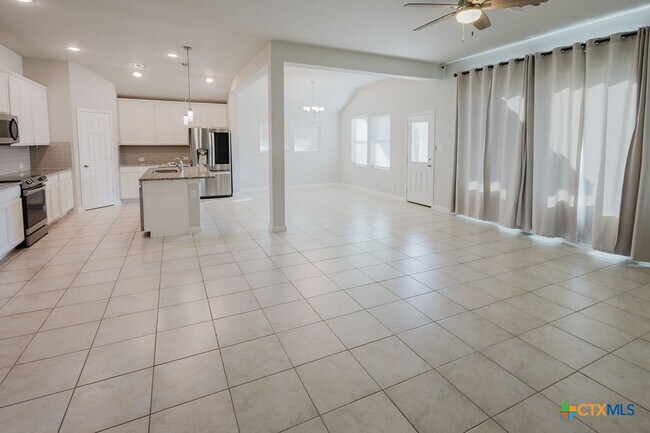 Foto del edificio - 632 Ridge Meadow Dr