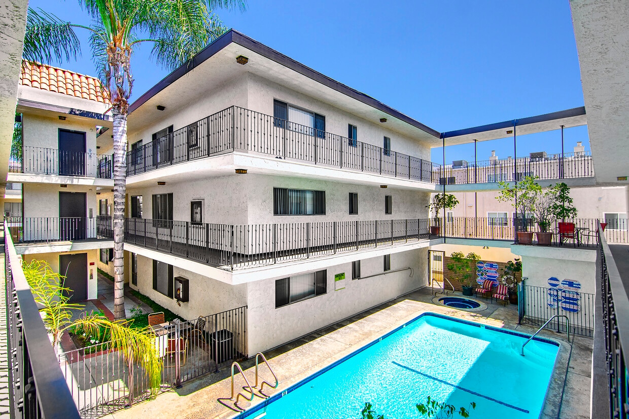 Zelzah Apartments Apartments in Encino, CA