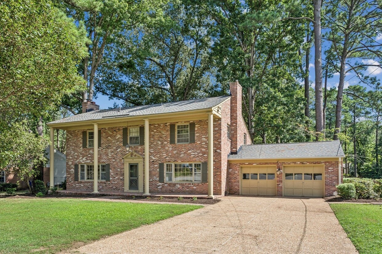 Primary Photo - 15 Garland Dr