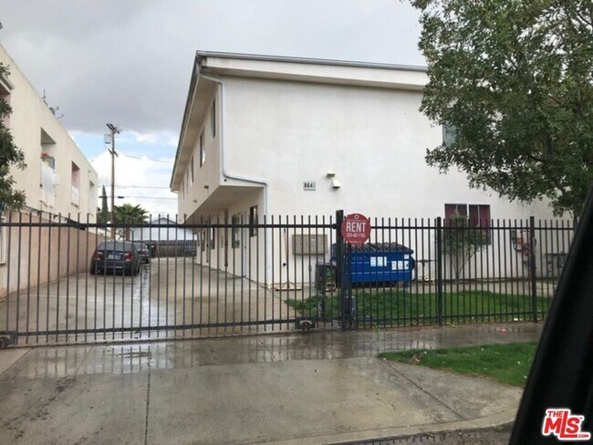 Foto del edificio - 6642 Irvine Ave