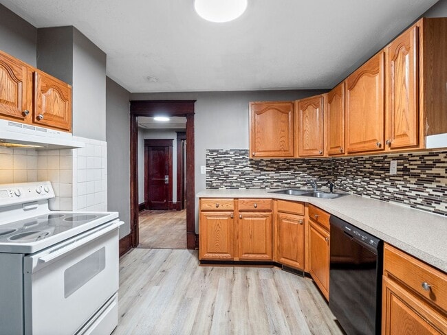 Foto del edificio - 524 Riverland Rd SE