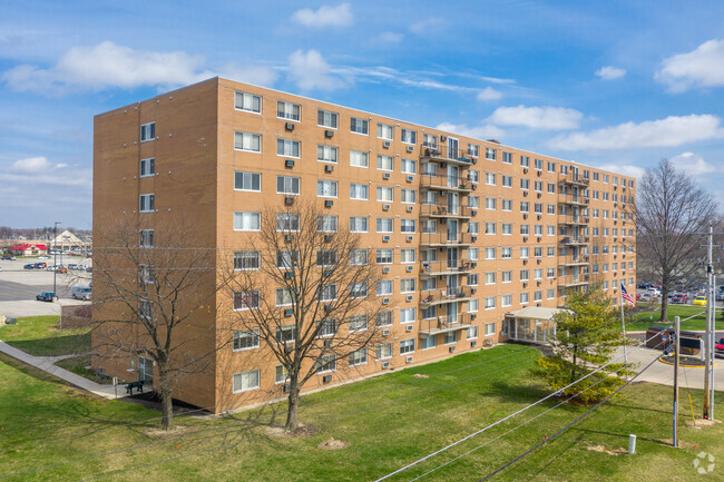 Building Photo - Findlay Senior