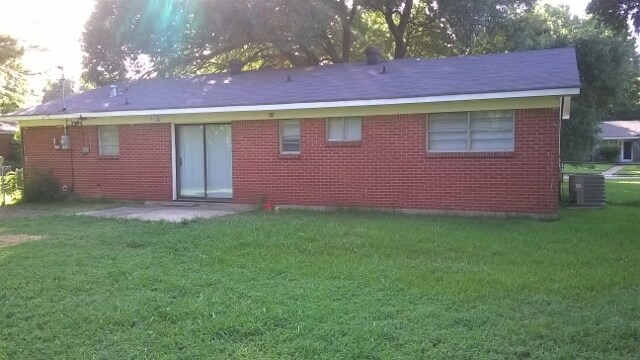 Foto del edificio - 2210 W Algonquin Trail