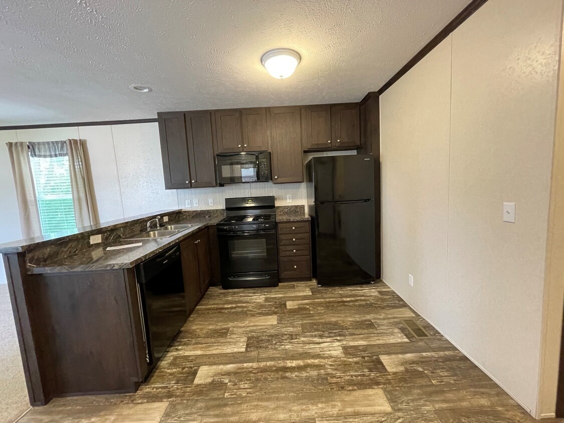 Foto principal - 104 Sheppard Ave