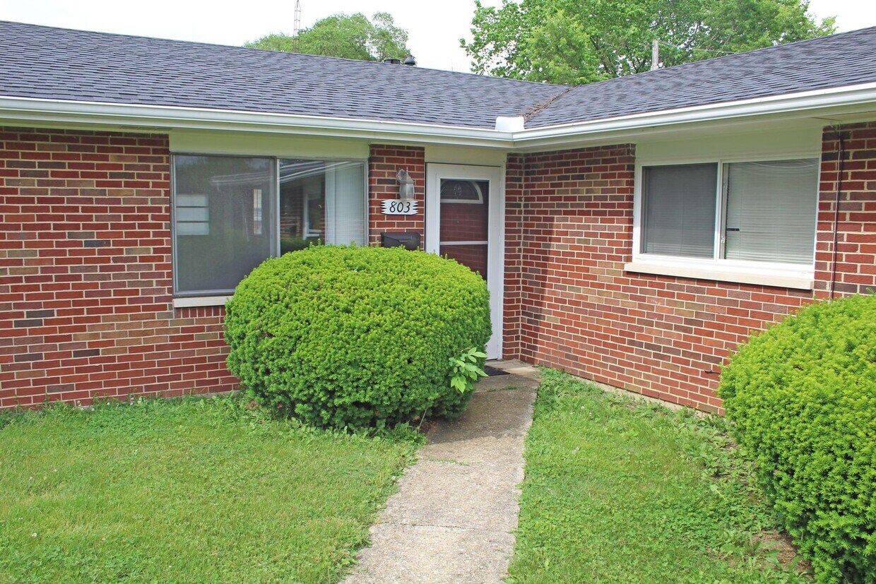 Foto principal - Cozy 2bed/1bath Apartment in Trotwood!