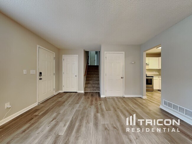 Foto del edificio - 372 River Trace Dr