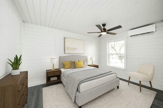 Building Photo - 7640 Broadview Dr