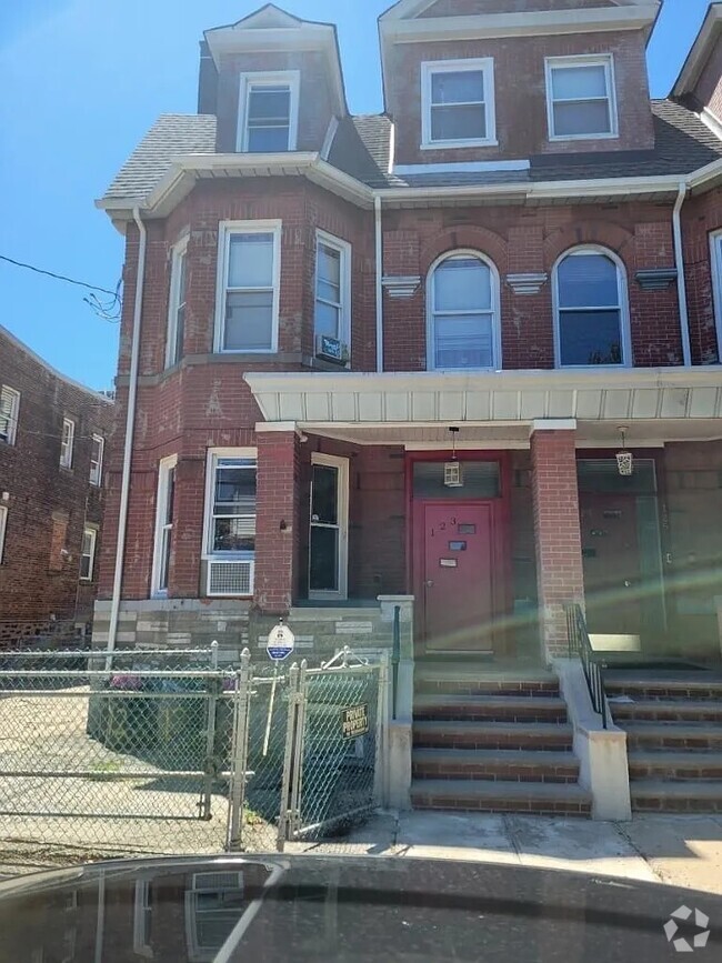 Building Photo - 123 75th St