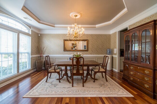 Foto del edificio - Luxury Golf Course Town Home with Master S...