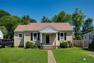 Building Photo - 2702 Maplewood Rd