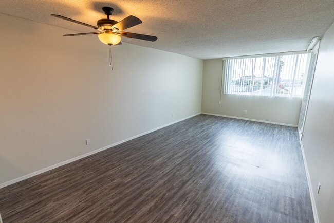 Interior Photo - 4200 S Harbor Blvd