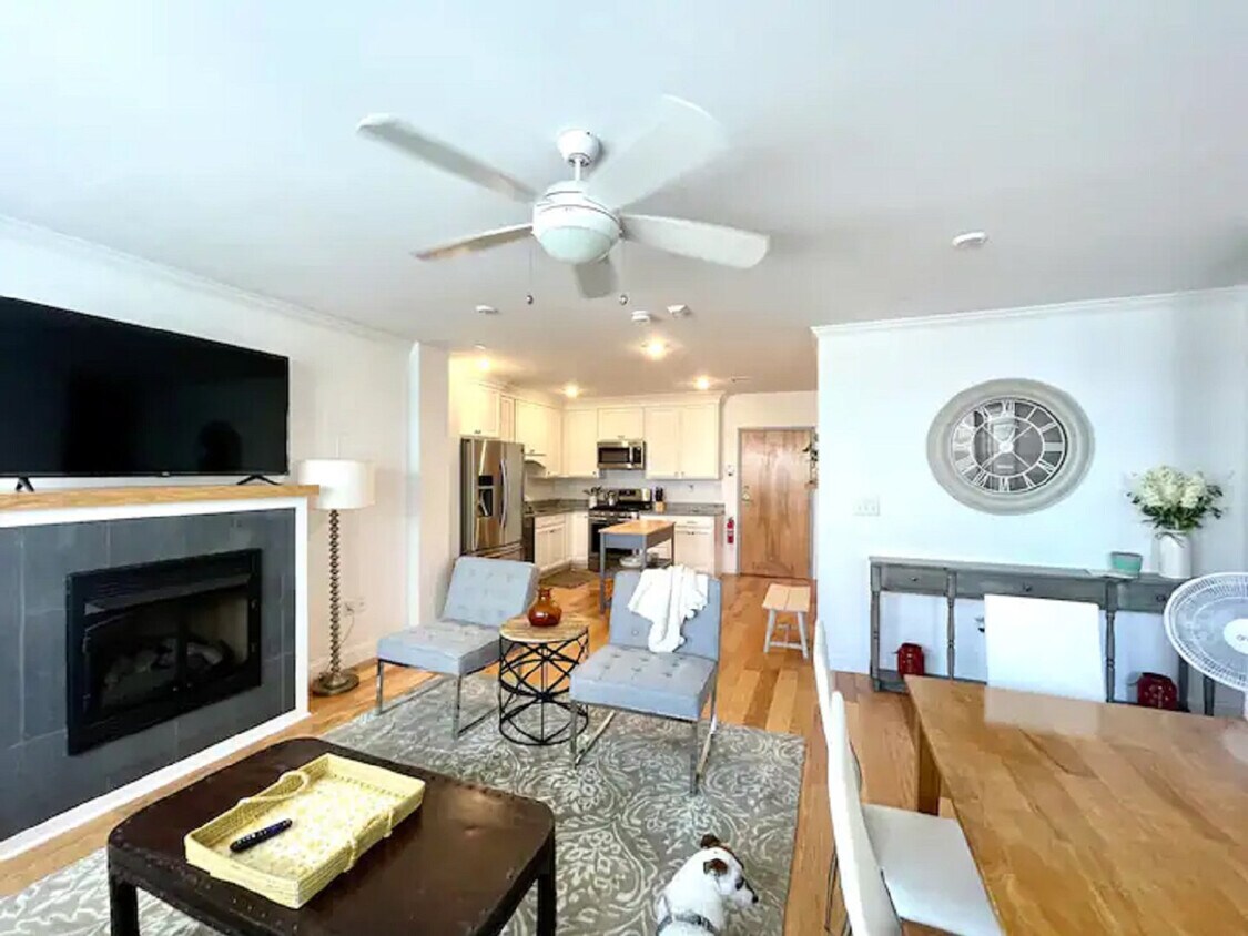 Primary Photo - 1008 Tremont St