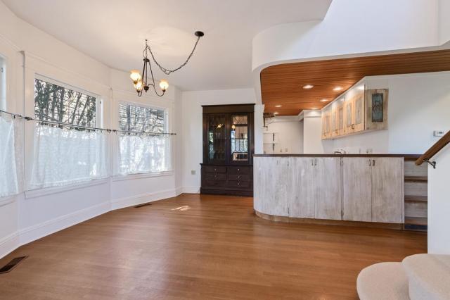 Building Photo - 2 bedroom in Seattle WA 98119