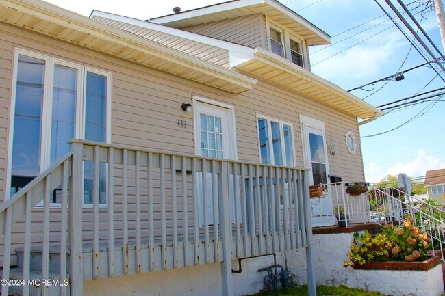 Building Photo - 133 Franklin Ave