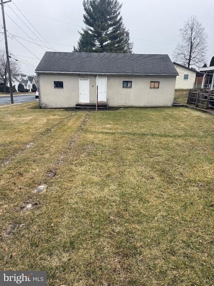 Foto del edificio - 100 S Park St