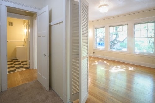 Building Photo - Winchester Apartments - Studio
