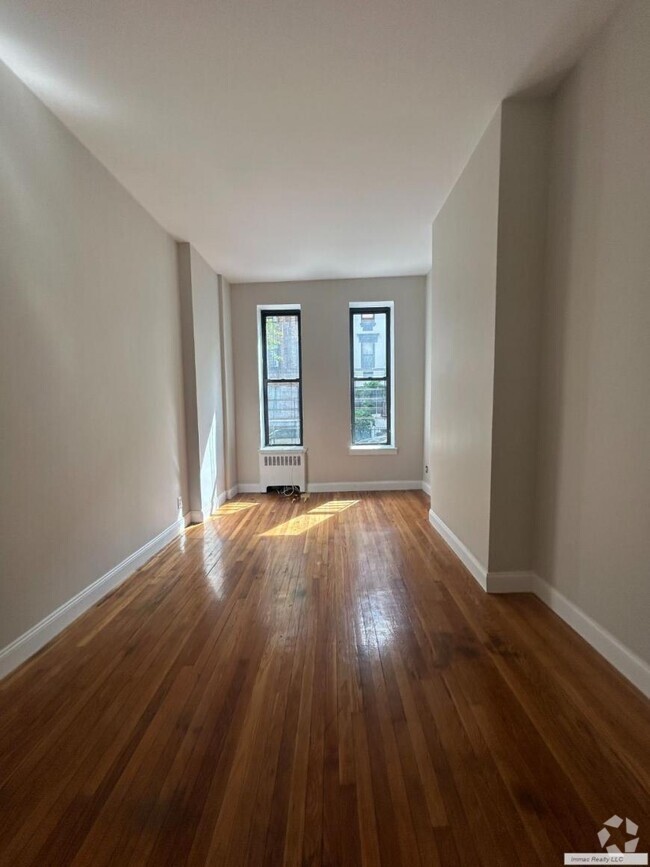 Building Photo - 421 E 78th St