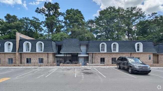 Building Photo - 7201 Arlington Expy