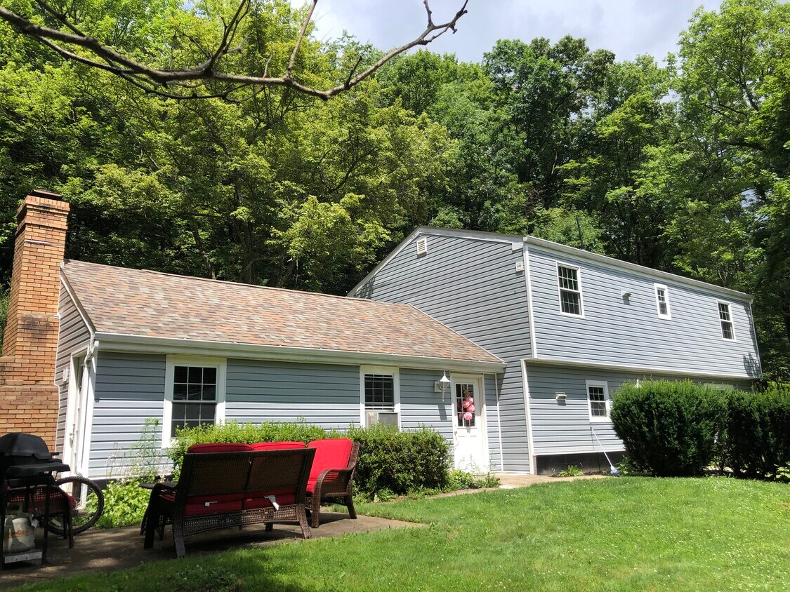 Primary Photo - 116 Hickory Hill Ln