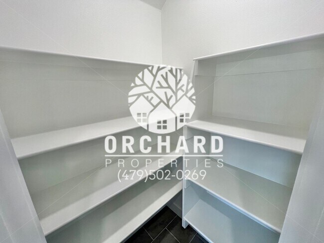 Foto del edificio - Tontitown- Single-Family Home- Desirable Hickorywood Plan- 4 Bedroom!