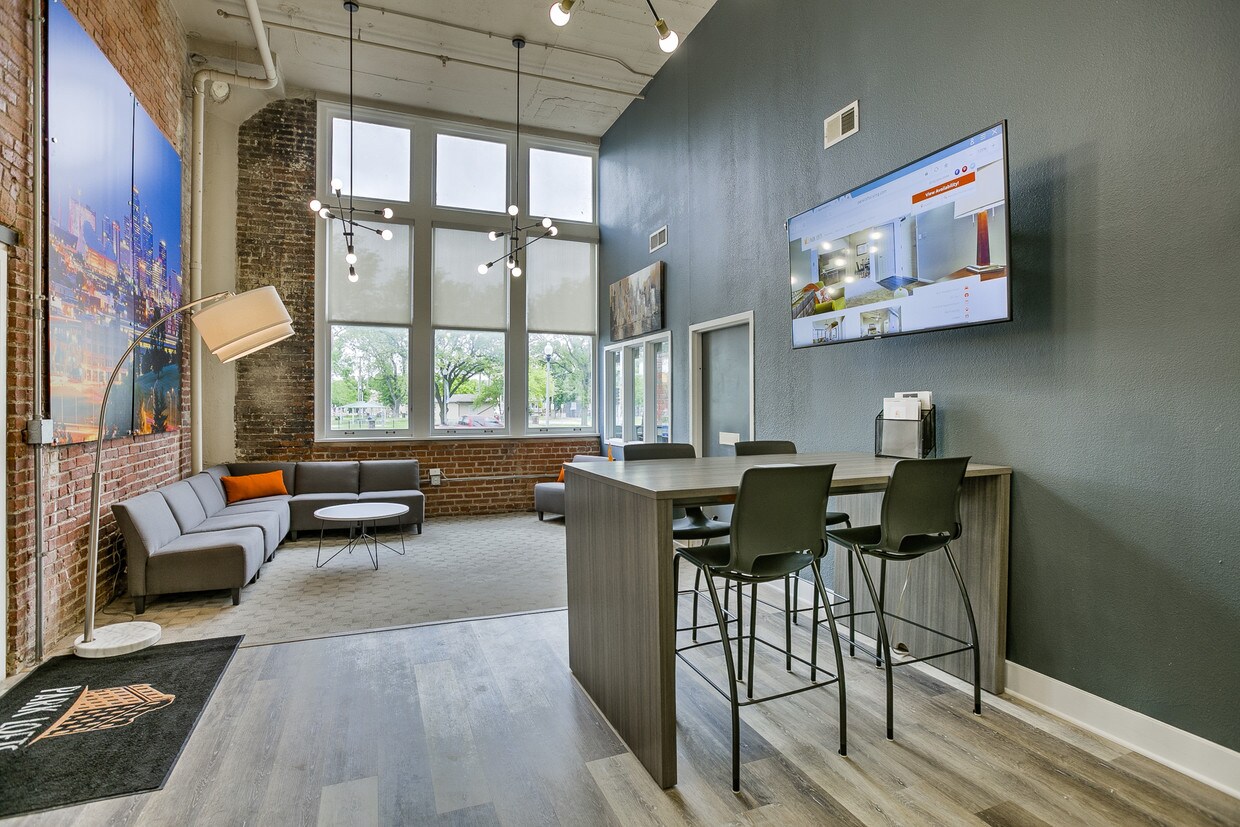 715 Armour Rd Unit 306, North Kansas City, MO 64116 Apartment for