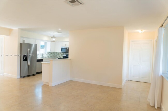 Foto del edificio - 7700 NW 16th Ct