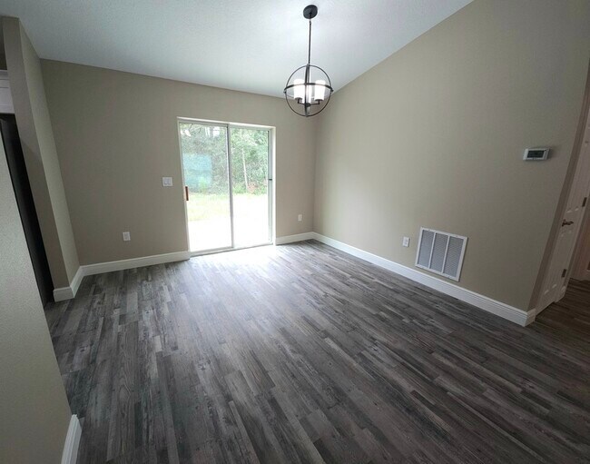 Building Photo - 7859 N Jamaica Dr