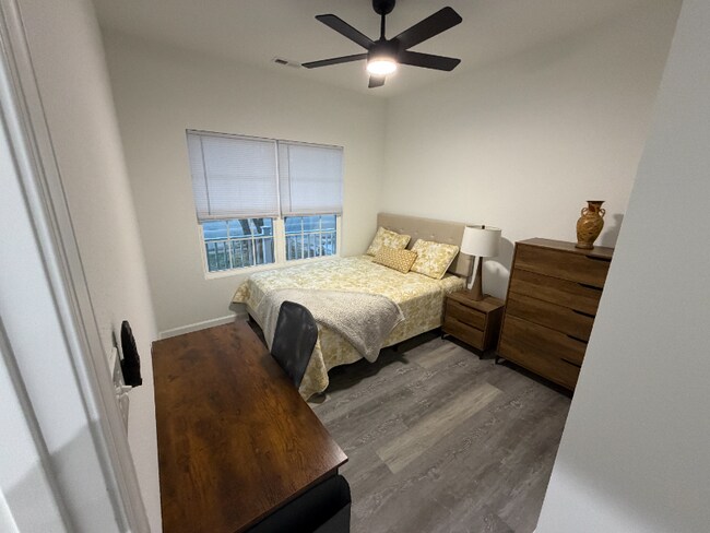 Foto del edificio - 236 Buxton Ave