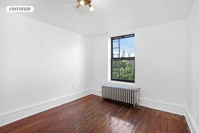 Building Photo - 693 Degraw St