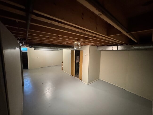 Building Photo - 1019 Fort Hunter Rd