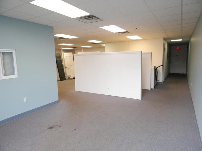 Foto del edificio - 225 Industrial Dr