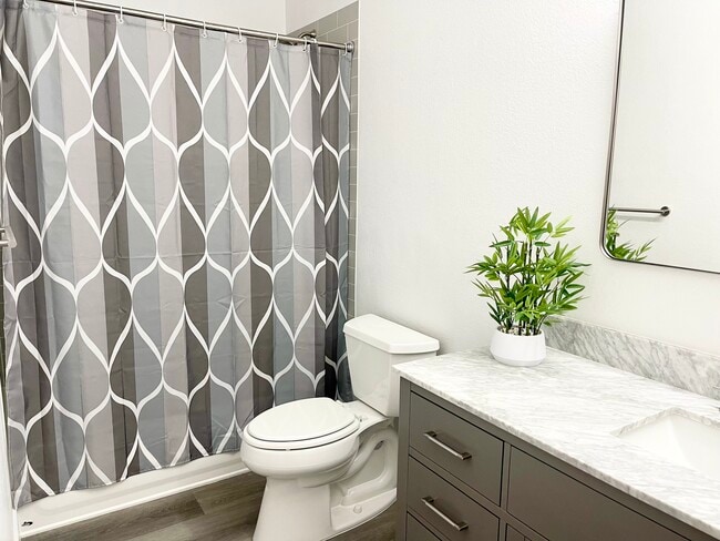 Building Photo - 9600 N 96th St