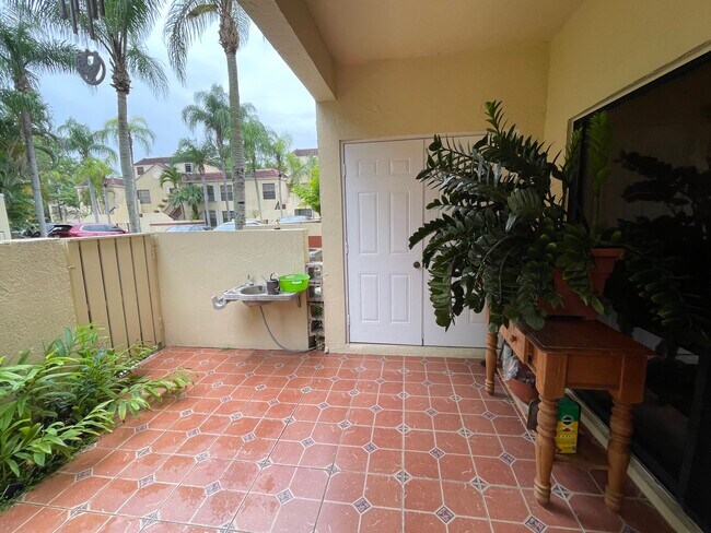 Building Photo - 8875 SW 131st Ct