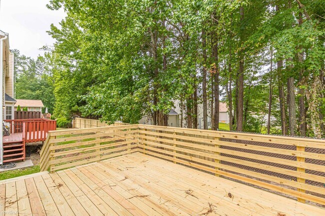Building Photo - 3 br, 2.5 bath Townhome - 5895 Hampton Court